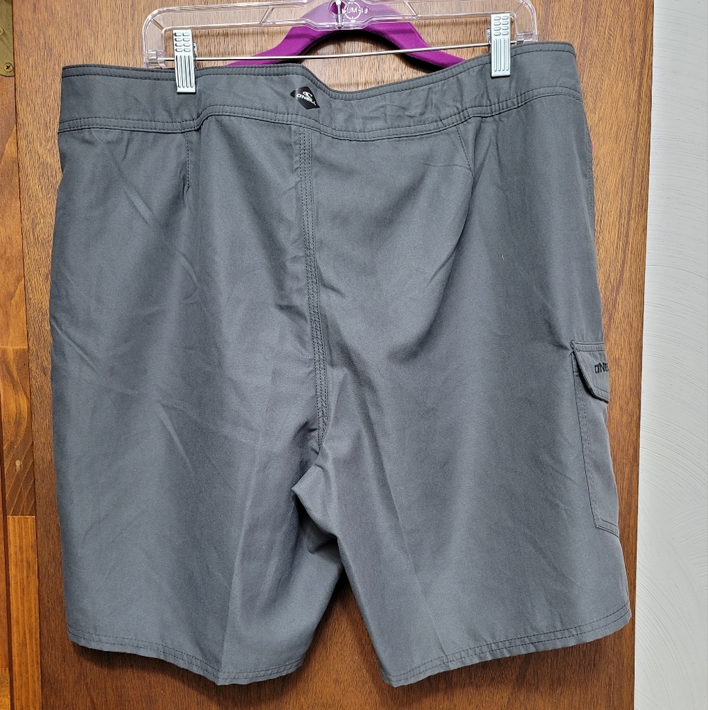 NWT.  O'Neill Crossover shorts.  Size 40.  (286) - Picture 6 of 6